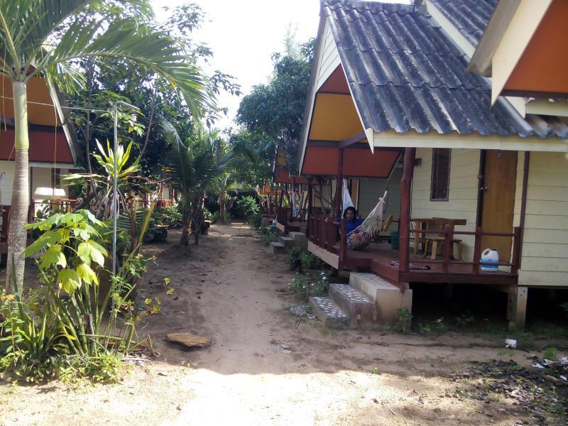 Chill Chill Long Beach Hostel Ko Lanta Exteriör bild