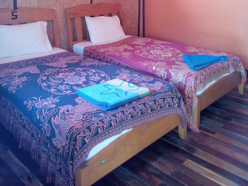 Chill Chill Long Beach Hostel Ko Lanta Exteriör bild